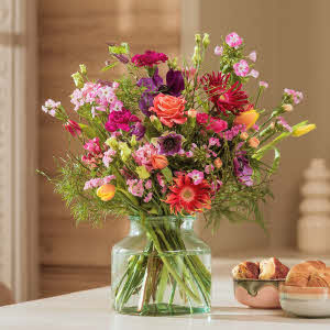 Spread Happiness with Bouquet Blooming Spring