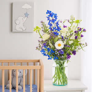 New baby boy flower bouquet in blue and white delivered in Son-en-Breugel