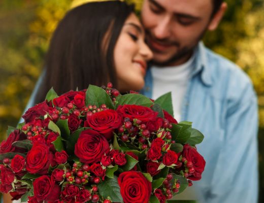 Romantic roses delivered to your loved one in the Hamlet of The Hague
