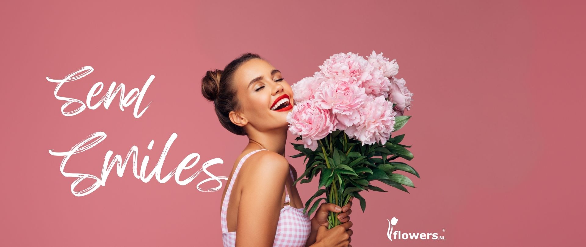 A Happy woman recieving flowers in Doetinchem