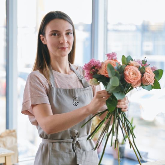 Bloemist Femke onderdeel van het lokale bloemistenteam in Dordrecht